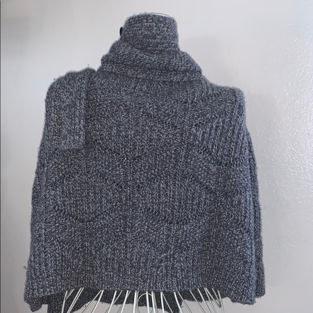Ugg Gray Knit Cape - image 6